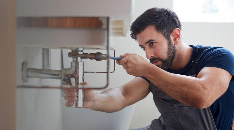 Sink faucet replacement in Floyds Knobs, IN